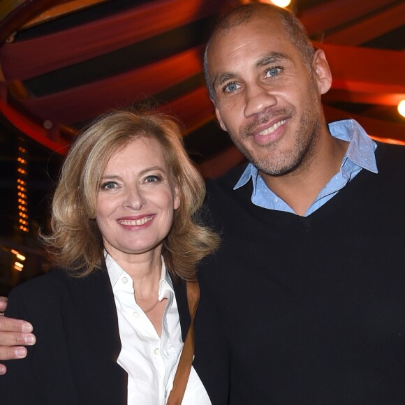 Valérie Trierweiler et son compagnon Romain Magellan - Le Secours Populaire fête Noêl pour 300 enfants au Musée des Arts Forains à Paris, France, le 5 décembre 2018. © Giancarlo Gorassini/Bestimage