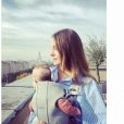 Natasha Andrews, la compagne de Pierre Niney, pose avec leur fille cadette Billie sur Instagram, le 21 octobre 2019.