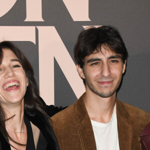 Ben Attal sa mère Charlotte Gainsbourg - Avant-première du film "Mon chien stupide" au cinéma UGC Normandie à Paris, le 22 octobre 2019. © Coadic Guirec/Bestimage