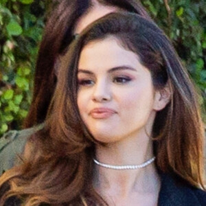 Exclusif - Selena Gomez se rend à un rendez-vous professionnel aux Studios Burbank à Burbank en Californie, le 23 octobre 2019.