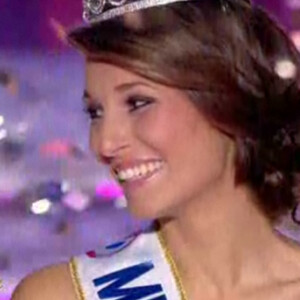 Laury Thilleman savoure son sacre de Miss France 2011.