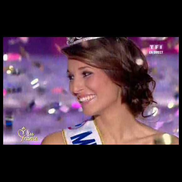 Laury Thilleman savoure son sacre de Miss France 2011.