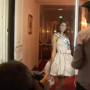 Laury Thilleman : le premier shooting de Miss France 2011