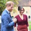 Meghan Markle et le prince Harry arrivent pour une réunion sur l'égalité des genres avec les membres du Queen's Commonwealth Trust (dont elle est vice-présidente) et du sommet One Young World au château de Windsor, le 25 octobre 2019.