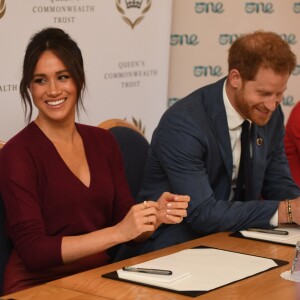 Meghan Markle et le prince Harry participent à une réunion sur l'égalité des genres avec les membres du Queen's Commonwealth Trust (dont elle est vice-présidente) et du sommet One Young World au château de Windsor, le 25 octobre 2019.