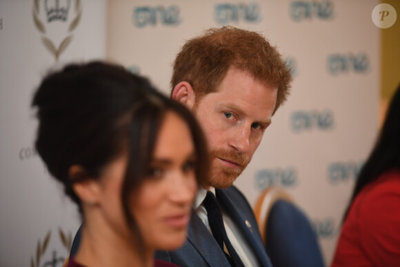 Meghan Markle et le prince Harry participent à une réunion sur l'égalité des genres avec les membres du Queen's Commonwealth Trust (dont elle est vice-présidente) et du sommet One Young World au château de Windsor, le 25 octobre 2019.