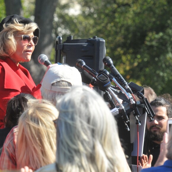 Jane Fonda participait pour la deuxième semaine à une manifestation pour le climat devant le Capitole à Washington le 18 octobre 2019 avec le mouvement Fire Drill Fridays. Et pour la deuxième semaine, elle a été arrêtée par la police.