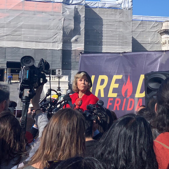 Jane Fonda participait pour la deuxième semaine à une manifestation pour le climat devant le Capitole à Washington le 18 octobre 2019 avec le mouvement Fire Drill Fridays. Et pour la deuxième semaine, elle a été arrêtée par la police.