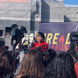 Jane Fonda participait pour la deuxième semaine à une manifestation pour le climat devant le Capitole à Washington le 18 octobre 2019 avec le mouvement Fire Drill Fridays. Et pour la deuxième semaine, elle a été arrêtée par la police.