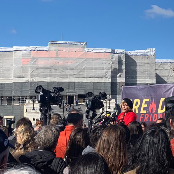 Jane Fonda participait pour la deuxième semaine à une manifestation pour le climat devant le Capitole à Washington le 18 octobre 2019 avec le mouvement Fire Drill Fridays. Et pour la deuxième semaine, elle a été arrêtée par la police.