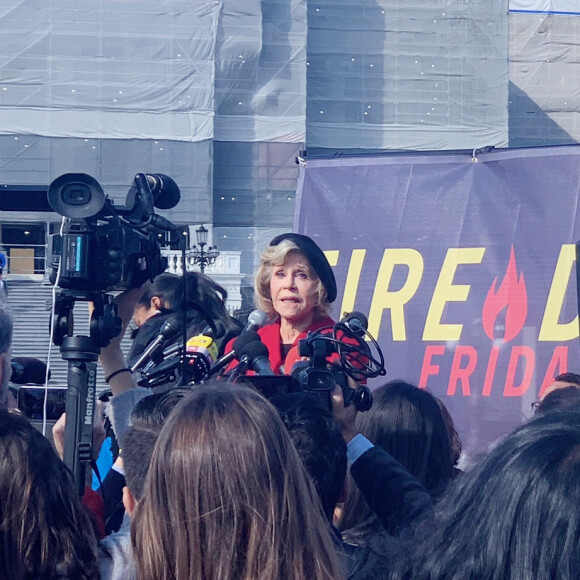Jane Fonda participait pour la deuxième semaine à une manifestation pour le climat devant le Capitole à Washington le 18 octobre 2019 avec le mouvement Fire Drill Fridays. Et pour la deuxième semaine, elle a été arrêtée par la police.