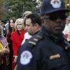Jane Fonda a été arrêtée pour la troisième fois en trois semaines lors d'une manifestation pour le climat devant le Capitole à Washington le 25 octobre 2019 avec le mouvement Fire Drill Fridays.