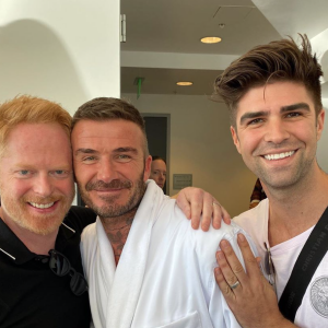 Jesse Tyler, David Beckham et le mari de Jesse Tyler, Justin Mikita en tournage pour un futur épisode de la série Modern Family. Octobre 2019.