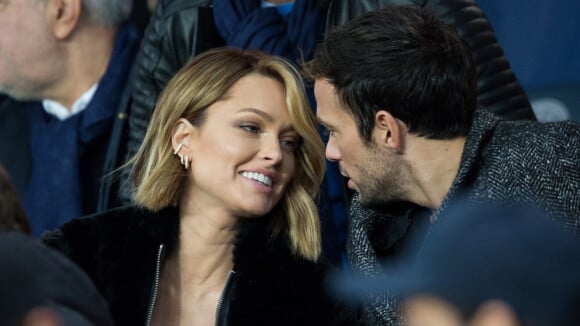 Caroline Receveur et Hugo Philip, in love dans les tribunes du match PSG-OM