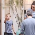 Ben Affleck et Jennifer Garner sont de sortie avec leurs enfants Samuel et Seraphina à Los Angeles, le 27 octobre 2019.