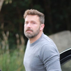 Ben Affleck arrive au domicile de Jennifer Garner à Los Angeles, le 27 octobre 2019.