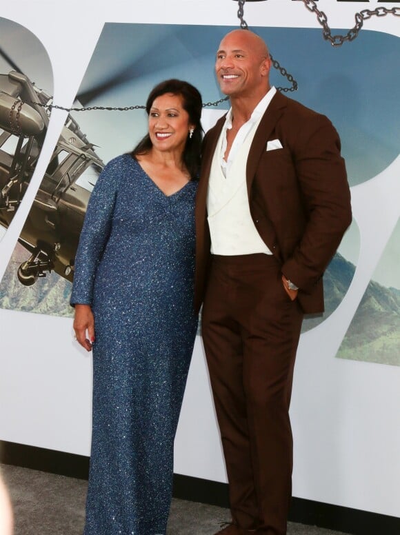 Dwayne Johnson et sa mère Ata Johnson à la première du film "Fast & Furious Hobbs & Shaw" à Los Angeles, le 13 juillet 2019.