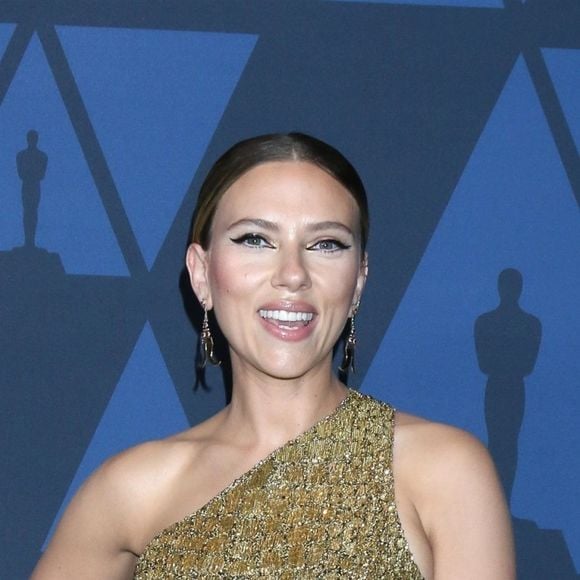 Scarlett Johansson au photocall de la 11ème édition des "Annual Governors Awards" au Hollywood & Highland Center à Los Angeles, le 27 octobre 2019.