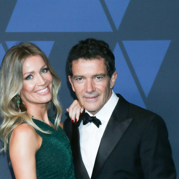 Nicole Kimpel et son mari Antonio Banderas au photocall de la 11ème édition des "Annual Governors Awards" au Hollywood & Highland Center à Los Angeles, le 27 octobre 2019.