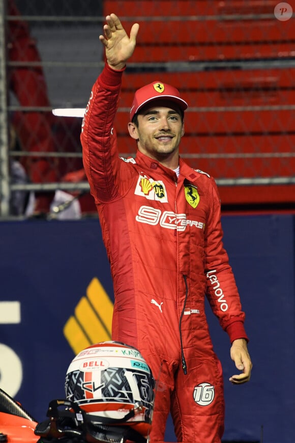 Charles Leclerc, Ferrari, célèbre sa pôle position lors de la qualification du Grand Prix Formule 1 de Singapour, le 21 septembre 2019. © Motorsport Images/Panoramic/Bestimage