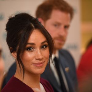 Le prince Harry, duc de Sussex, et Meghan Markle, duchesse de Sussex, participent à une réunion sur l'égalité des genres avec les membres du Queen's Commonwealth Trust (dont elle est vice-présidente) et du sommet One Young World au château de Windsor, le 25 octobre 2019.