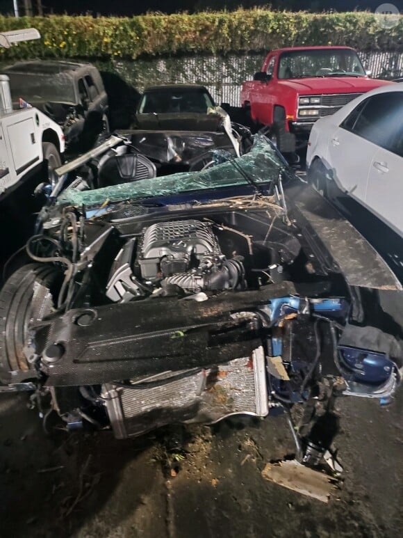Exclusif - Kevin Hart hospitalisé : l'acteur américain victime d'un accident de voiture dans le quartier de Malibu à Los Angeles. Les faits ont eu lieu sur l'autoroute de Mulholland, dans le comté de Los Angeles. Blessé, l'acteur américain a été hospitalisé dans la foulée avec des blessures sérieuses au dos. Kevin Hart n'était pas au volant du véhicule, il occupait le siège passager de la voiture. Le conducteur, identifié comme étant Jared Black, producteur, acteur et réalisateur, a perdu le contrôle du véhicule. Selon les analyses, Jared Black n'avait ni bu ni consommé de la drogue. La voiture s'est retournée dans un fossé au bord de la route. Le mannequin Rebecca Brosterman, fiancée de Jared Black, était en compagnie des deux hommes. Elle n'aurait pas été blessée. Le 1er septembre 2019