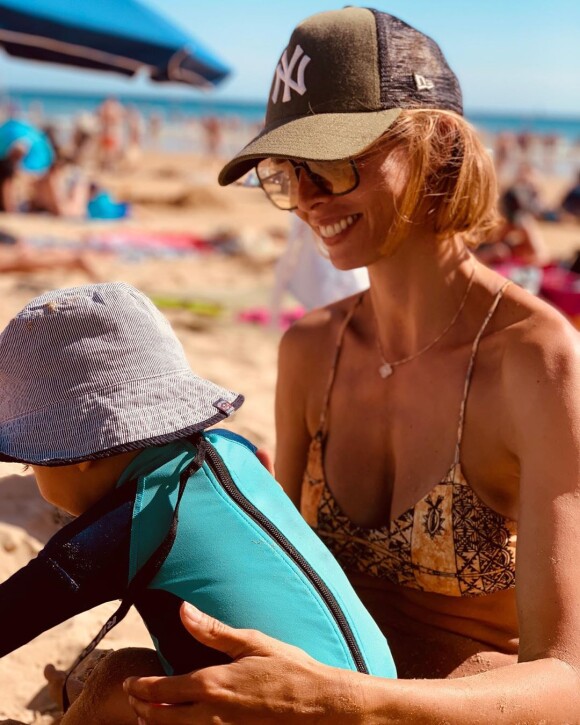Sylvie Tellier partage des photos de vacances sur Instagram (Août 2019).