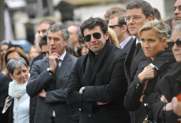 Jérome Cahuzac et Patrick Bruel - Obsèques de Guy Carcassonne au cimetière de Montmartre à Paris. Le 3 juin 2013.