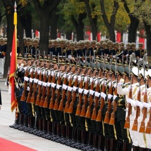 Emmanuel Macron et XI Jinping - Le président de la République populaire de Chine, XI Jinping et sa femme Peng Liyuan accueillent le président de la république française Emmanuel Macron et sa femme la Première Dame Brigitte Macron au Grand Palais du Peuple à Pékin en Chine le 6 novembre 2019. © Dominique Jacovides/Bestimage