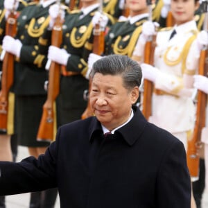 Emmanuel Macron et XI Jinping - Le président de la République populaire de Chine, XI Jinping et sa femme Peng Liyuan accueillent le président de la république française Emmanuel Macron et sa femme la Première Dame Brigitte Macron au Grand Palais du Peuple à Pékin en Chine le 6 novembre 2019. © Dominique Jacovides/Bestimage