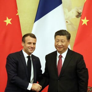 Emmanuel Macron, XI Jinping - Signatures de contrats à l'issue de l'entretien entre le président de la république française Emmanuel Macron et le président de la République populaire de Chine, XI Jinping à Pékin en Chine le 6 novembre 2019.© Dominique Jacovides/Bestimage