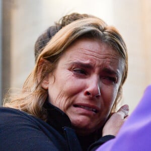 Lisa Azuelos (Fille de la défunte) - Sorties des obsèques de Marie Laforêt en l'église Saint-Eustache à Paris. Le 7 novembre 2019.