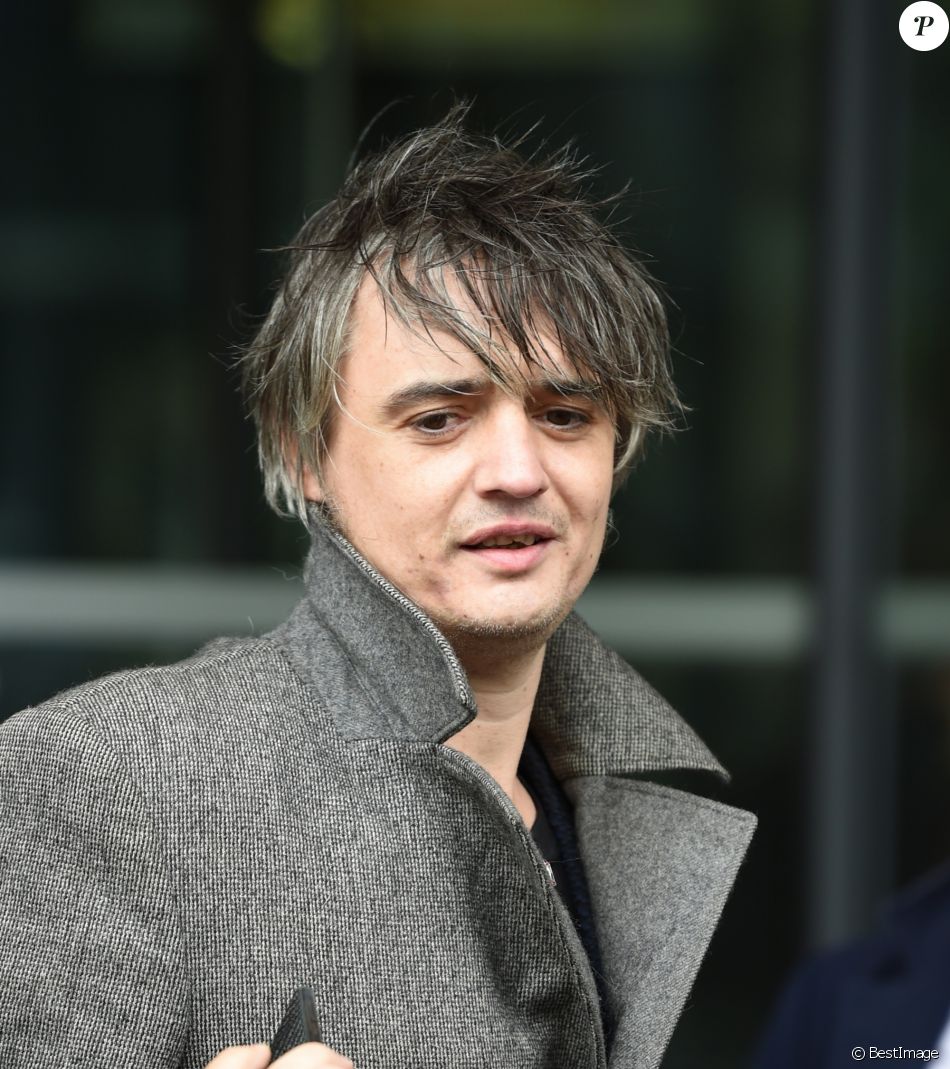 Le rocker Pete Doherty arrive aux studios de la BBC, il ...