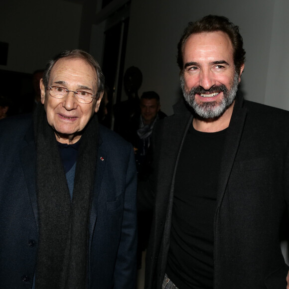 Exclusif - Robert Hossein, Jean Dujardin - Soirée de lancement, au Musée Paul Belmondo, de deux ouvrages signés par Jean-Paul Belmondo, "Mille vies valent mieux qu'une" et "Belmondo par Belmondo" parus aux éditions Fayard à Boulogne-Billancourt, le 5 Décembre 2016. © Dominique Jacovides/Bestimage