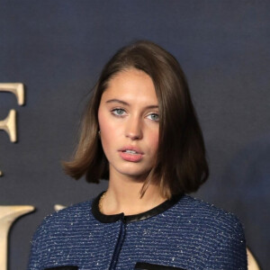 Iris Law à l'avant-Première du film "Les Animaux fantastiques : Les Crimes de Grindelwald" au cinéma Cineworld Leicester Square à Londres, Royaume Uni, le 13 novembre 2018.