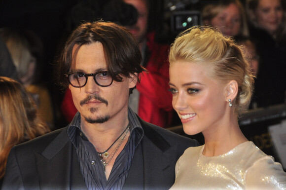 Amber Heard et Johnny Depp à l'Odeon Kensington à Londres le 3 novembre 2011.