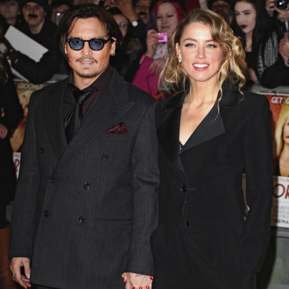 Johnny Depp et sa fiancée Amber Heard - Première du film "Charlie Mortdecai" à l'Empire, Leicester Square, à Londres, le 19 janvier 2015.