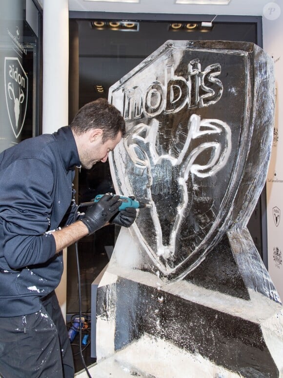 Exclusif - Illustration lors de la soirée "La Canadienne X Nobis" pour le lancement de la nouvelle collection Nobis dans leur nouvelle boutique au 39 rue du Four à Paris, le 13 novembre 2019. © Pierre Perusseau / Bestimage