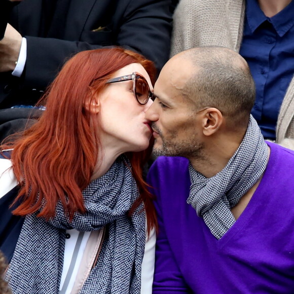 Audrey Fleurot et son compagnon Djibril Glissant dans les tribunes des internationaux de France de Roland Garros à Paris le 4 juin 2016. © Moreau - Jacovides / Bestimage