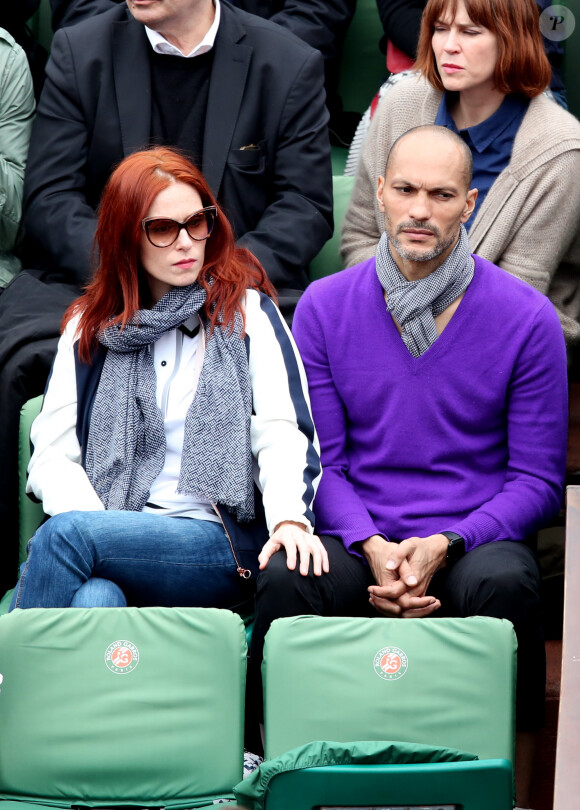 Audrey Fleurot et son compagnon Djibril Glissant dans les tribunes des internationaux de France de Roland Garros à Paris le 4 juin 2016. © Moreau - Jacovides / Bestimage