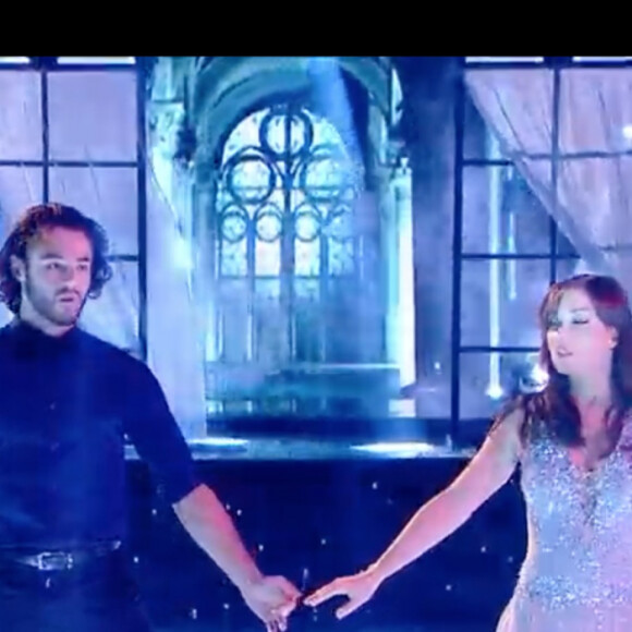 Elsa Esnoult et Anthony Colette dans l'émission "Danse avec les stars 10". TF1. Le 16 novembre 2019.