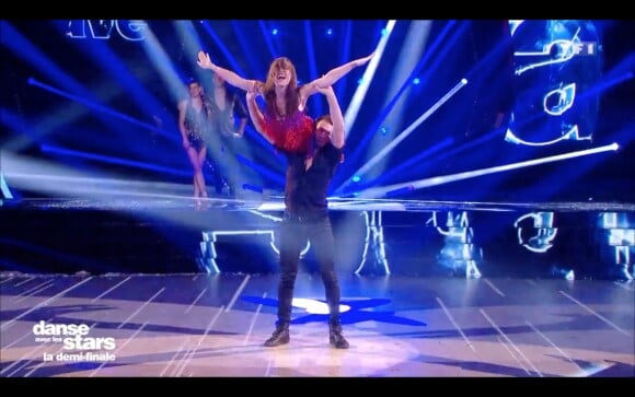 Elsa Esnoult et Anthony Colette, épreuve du face à face dans l'émission "Danse avec les stars 10". TF1. Le 16 novembre 2019.