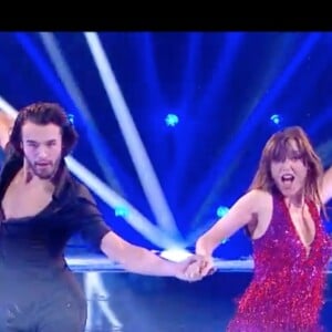 Elsa Esnoult et Anthony Colette, épreuve du face à face dans l'émission "Danse avec les stars 10". TF1. Le 16 novembre 2019.