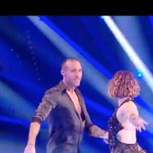 Sami El Gueddari et Fauve Hautot, épreuve du face à face dans l'émission "Danse avec les stars 10". TF1. Le 16 novembre 2019.