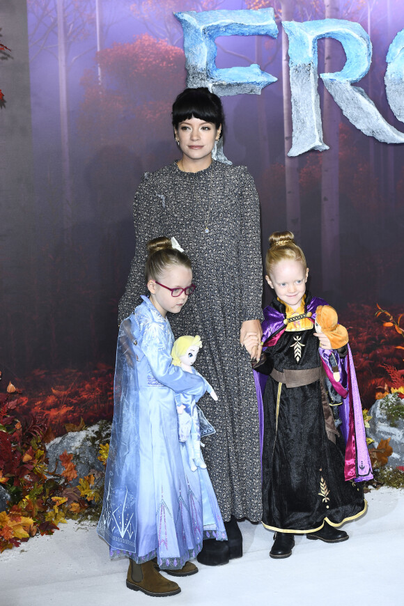Lily Allen, Marnie Rose Cooper et Ethel Cooper - Les célébrités assistent à la première de "Frozen 2" à Londres, le 17 novembre 2019.