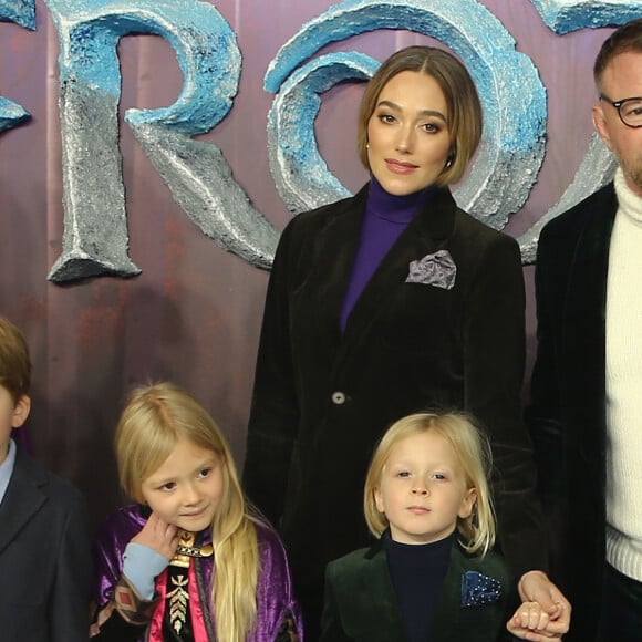 Guy Ritchie, ses enfants Rafael, Rivka, Levi et sa femme Jacqui Ainsley - Les célébrités assistent à la première de "Frozen 2" à Londres, le 17 novembre 2019.