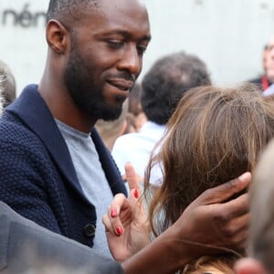 Thomas Ngijol et Karole Rocher Lyon le 19 Octobre 2013 Dans le cadre du Festival Lumiere, plusieurs grands realisateurs dont Quentin Tarantino, Michael Cimino ou encore Jerry Schatzberg ont refait, a leur maniere, "la sortie des usines Lumiere", premier film de l'histoire, a l'endroit meme ou il fut realise en 1895.