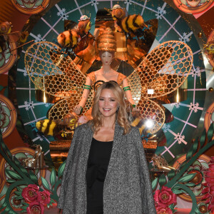 Virginie Efira lors de l'inauguration du traditionnel grand sapin et des vitrines de Noël, autour du thème "Ruche de Noël", aux Galeries Lafayette Haussmann à Paris, le 20 novembre 2019. © Guirec Coadic/Bestimage