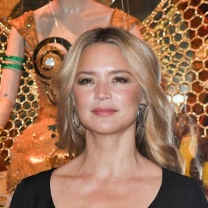 Virginie Efira lors de l'inauguration du traditionnel grand sapin et des vitrines de Noël, autour du thème "Ruche de Noël", aux Galeries Lafayette Haussmann à Paris, le 20 novembre 2019. © Guirec Coadic/Bestimage