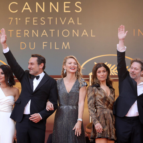 Guillaume Canet, Leïla Bekhti, Gilles Lellouche, Benoit Poelvoorde, Virginie Efira, Marina Fois, Mathieu Amalric, Felix Moati (Habillé en Dior Homme), Alban Ivanov - Montée des marches du film " Le Grand Bain " lors du 71ème Festival International du Film de Cannes. Le 13 mai 2018 © Borde-Jacovides-Moreau/Bestimage
